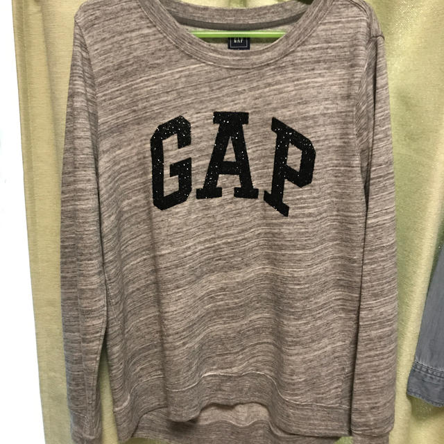 GAP(ギャップ)のGAPキラキラブラックストーン　グレートレーナーL レディースのトップス(トレーナー/スウェット)の商品写真