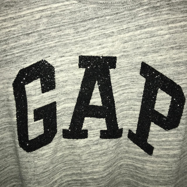 GAP(ギャップ)のGAPキラキラブラックストーン　グレートレーナーL レディースのトップス(トレーナー/スウェット)の商品写真