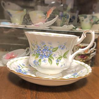 ロイヤルアルバート(ROYAL ALBERT)のロイヤルアルバートカップ＆ソーサー1客(食器)