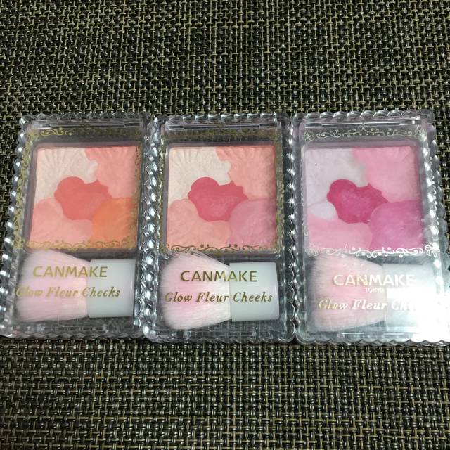 CANMAKE(キャンメイク)のキャンメイク(CANMAKE) グロウフルールチークス 02  04  08 コスメ/美容のベースメイク/化粧品(チーク)の商品写真