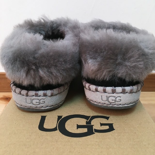 UGG(アグ)の【新品】UGG WRIN スリッポン（ブラック:23.5〜24㎝） レディースの靴/シューズ(スリッポン/モカシン)の商品写真