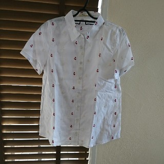 ホワイトシャツ(シャツ/ブラウス(半袖/袖なし))
