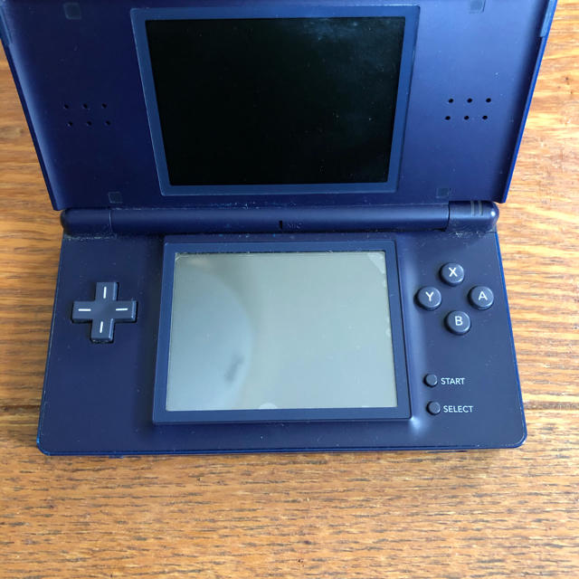 ニンテンドーDS(ニンテンドーDS)のNINTENDO DS Lite Enamel Navy 紺色 エンタメ/ホビーのゲームソフト/ゲーム機本体(携帯用ゲーム機本体)の商品写真