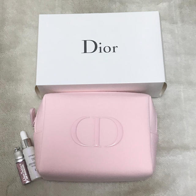 Dior(ディオール)の♡Dior♡ ディオール ポーチ ＆ミニリップグロス＆スノーエッセンスオブライト コスメ/美容の香水(その他)の商品写真