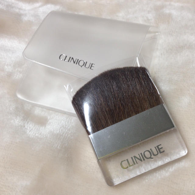 CLINIQUE(クリニーク)の【CLINIQUE】ブラシ コスメ/美容のベースメイク/化粧品(その他)の商品写真