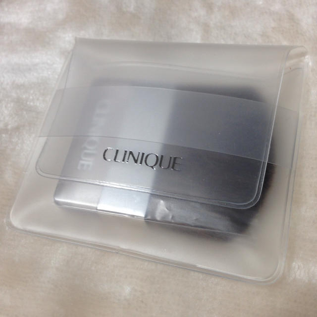 CLINIQUE(クリニーク)の【CLINIQUE】ブラシ コスメ/美容のベースメイク/化粧品(その他)の商品写真