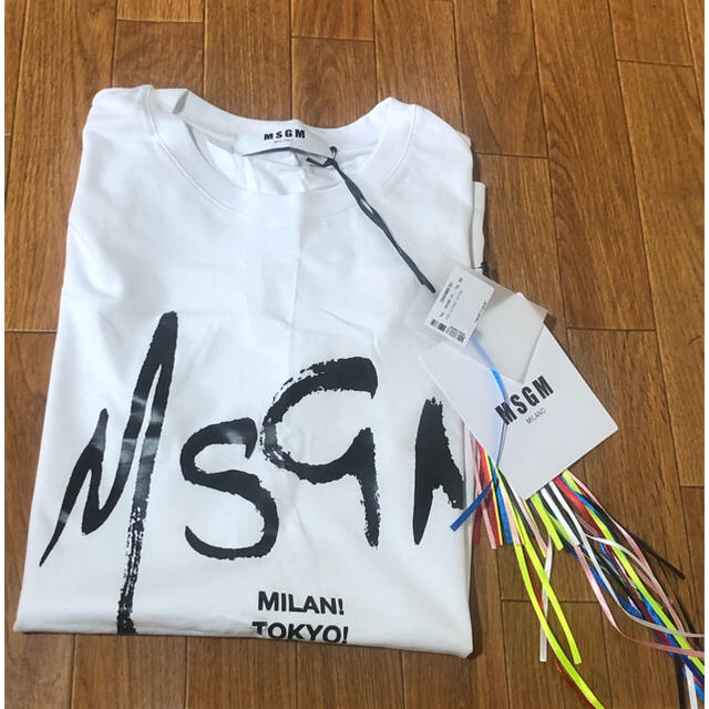 MSGM(エムエスジイエム)の少々難ありMSGM Tシャツ ホワイト XSサイズ 新品 未使用 タグ付 メンズのトップス(Tシャツ/カットソー(半袖/袖なし))の商品写真