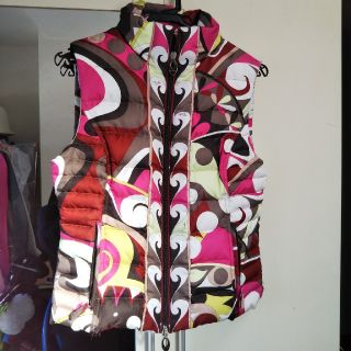 EMILIO PUCCI(ダウンジャケット)のフリマアイテム一覧 EMILIO PUCCI(ダウンジャケット)のフリマアイテム一覧