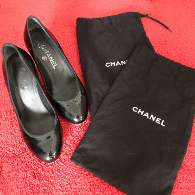 CHANEL(シャネル)のCHANEL エナメルパンプス レディースの靴/シューズ(ハイヒール/パンプス)の商品写真