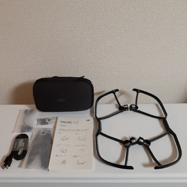 【美品】DJI Mavic Air Onyx Black エンタメ/ホビーのおもちゃ/ぬいぐるみ(ホビーラジコン)の商品写真