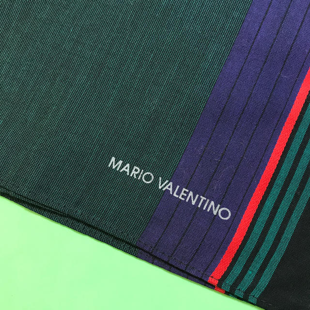 MARIO VALENTINO(マリオバレンチノ)のMARIO.VALENTINO....紳士ハンカチ…新品未使用 メンズのファッション小物(ハンカチ/ポケットチーフ)の商品写真