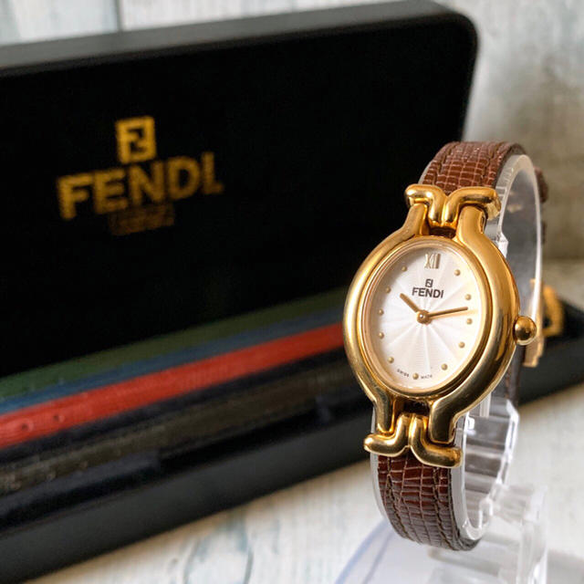 【電池交換済み】FENDI フェンディ 腕時計 640L チェンジベルト 5本そが