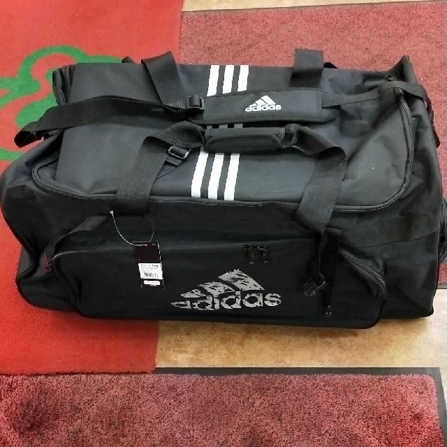 adidas(アディダス)の[adidas]  新品アディダス　トロリーバック メンズのバッグ(ドラムバッグ)の商品写真