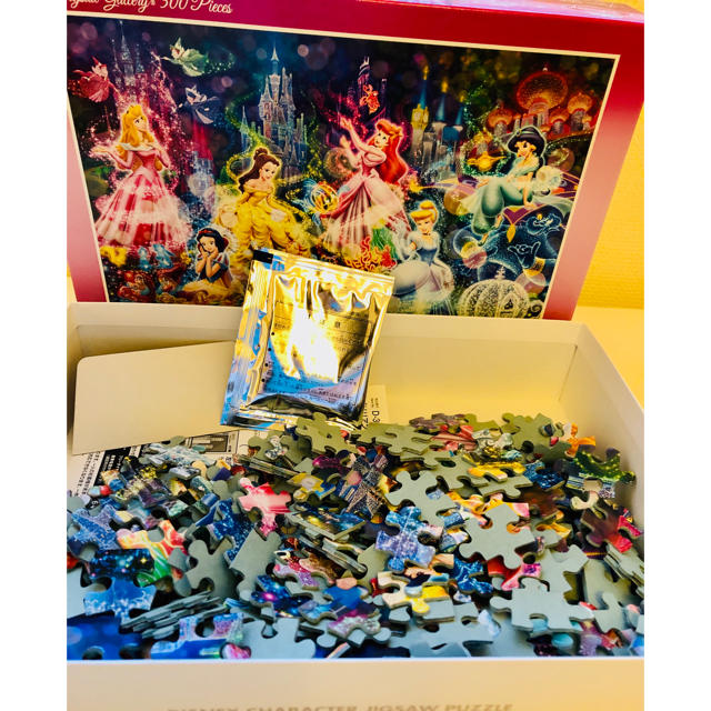 Disney(ディズニー)のルン様お買い上げ♡ディズニーパズル　2セット　300ピース キッズ/ベビー/マタニティのおもちゃ(知育玩具)の商品写真
