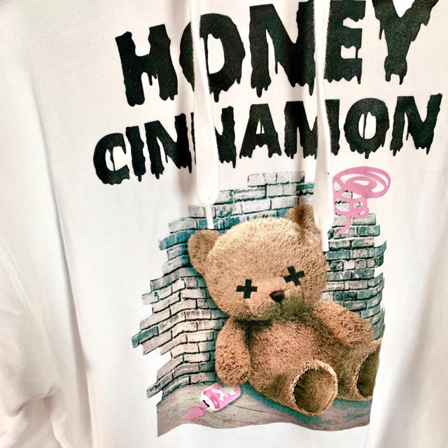 Honey Cinnamon(ハニーシナモン)のハニーシナモン ハニシナ メンズ レディース ホワイト 男女兼用 レディースのトップス(パーカー)の商品写真