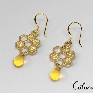 ☆ハチミツが揺れるピアス☆ゴールドカラー☆チェコビーズ☆18KGP☆イヤリング☆(ピアス)