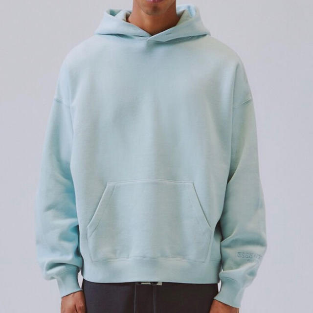 FEAR OF GOD(フィアオブゴッド)の【もっちゃん様専用】Mサイズ FOG Essentials パーカー ブルー メンズのトップス(パーカー)の商品写真