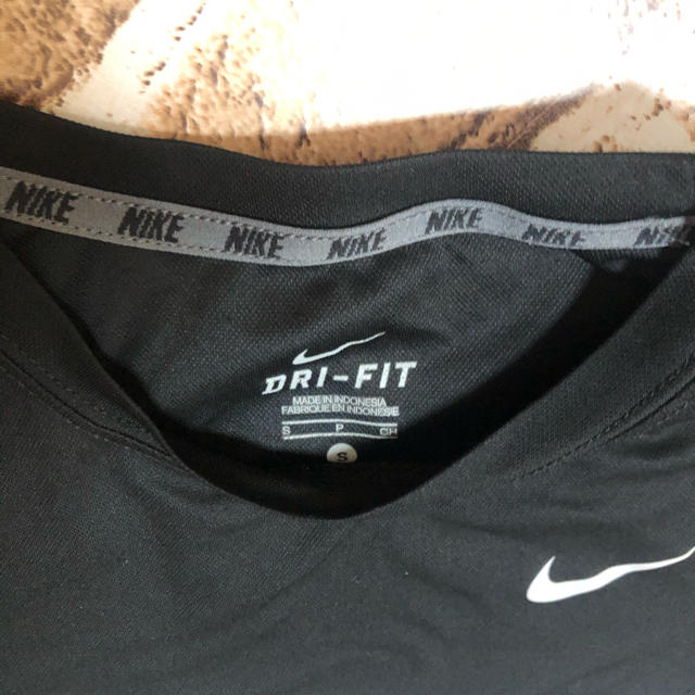 NIKE(ナイキ)のNIKE ティシャツＳサイズ‼️ レディースのトップス(Tシャツ(半袖/袖なし))の商品写真