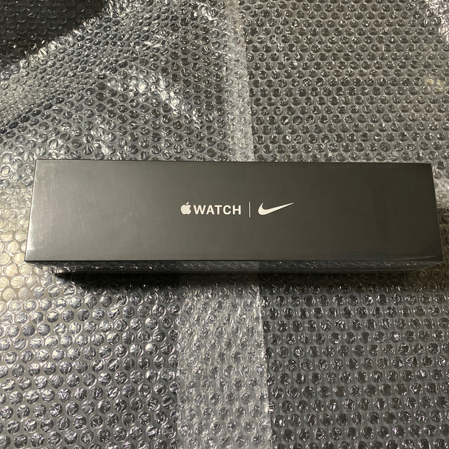 Apple Watch(アップルウォッチ)のApple Watch Nike Series5（GPSモデル）40mm メンズの時計(腕時計(デジタル))の商品写真