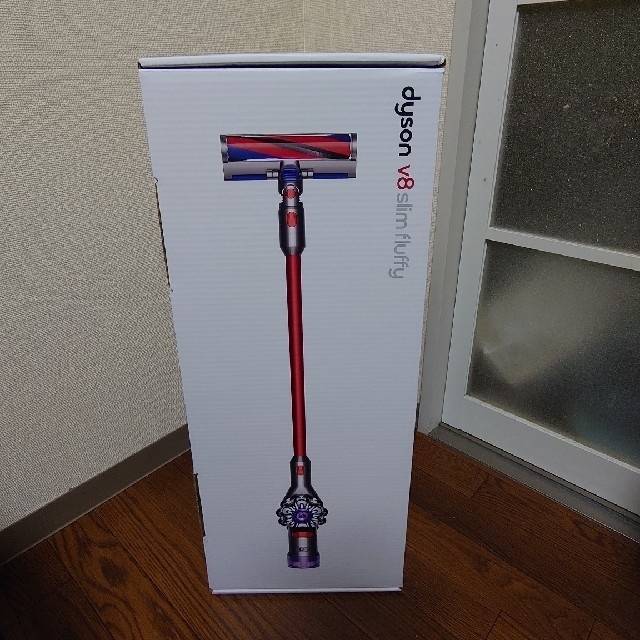 Dyson(ダイソン)のダイソン V8 slim fluffy  新品 未使用品 スマホ/家電/カメラの生活家電(掃除機)の商品写真