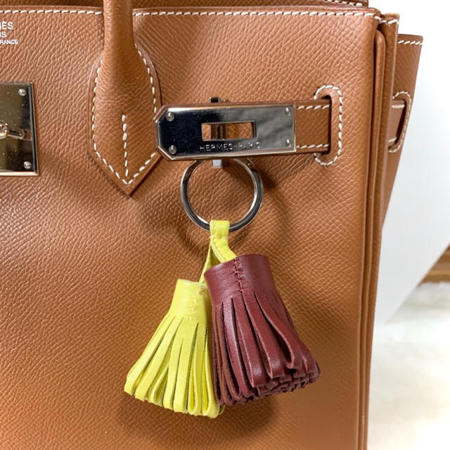 Hermes(エルメス)のrinrin⭐︎⭐︎⭐︎さま専用　エルメス　ウノドス　キーホルダー レディースのファッション小物(キーホルダー)の商品写真