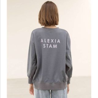 アリシアスタン(ALEXIA STAM)の「パピパピ様専用」ALEXIA STAM  ロゴスウェット チャコール、ベージュ(トレーナー/スウェット)