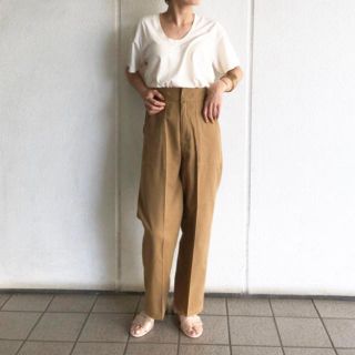 トゥデイフル(TODAYFUL)の新品タグ付き　todayful UネックTシャツ(Tシャツ(半袖/袖なし))