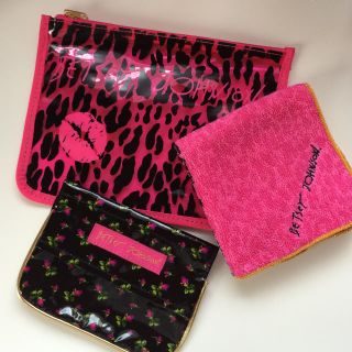 ベッツィジョンソン(BETSEY JOHNSON)のベッツィジョンソン♡ミニタオル&ポーチ(ポーチ)