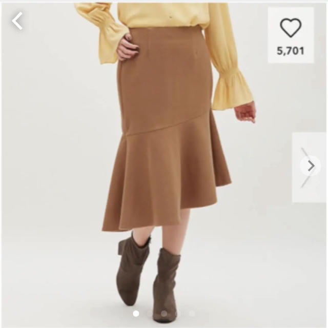 GU(ジーユー)のGU マーメイドスカート フレアスカート  レディースのスカート(ひざ丈スカート)の商品写真