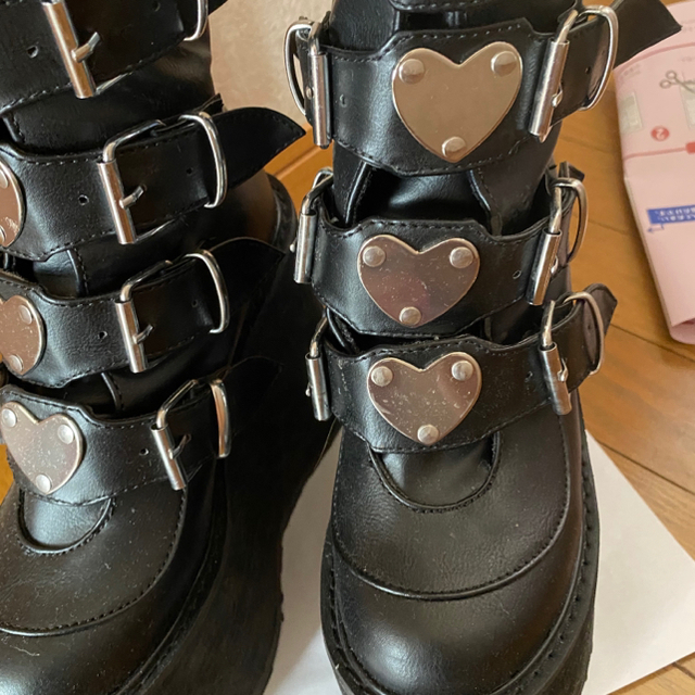 YOSUKE(ヨースケ)のデモニア 厚底ブーツ ハート レディースの靴/シューズ(ブーツ)の商品写真