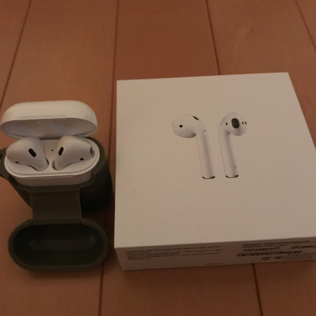 Apple(アップル)のair pods スマホ/家電/カメラのオーディオ機器(ヘッドフォン/イヤフォン)の商品写真