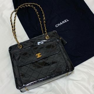 シャネル(CHANEL)のシャネル　ショルダーバッグ  マトラッセ　エナメル　ブラック　黒　美品　レア　(ショルダーバッグ)