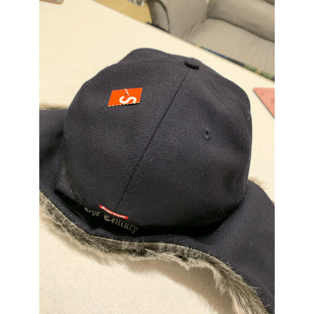 Supreme(シュプリーム)のSupreme Earflap New Era 7 1/2 Navy メンズの帽子(キャップ)の商品写真