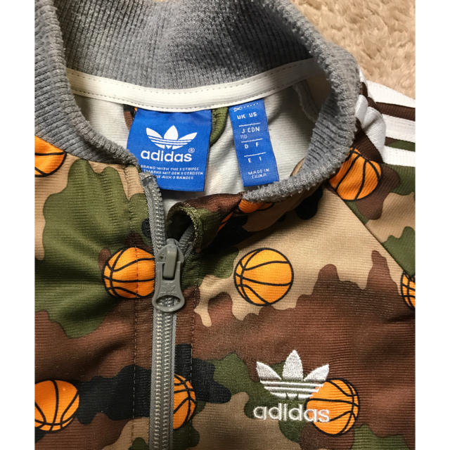 adidas(アディダス)のadidasジャージ　キッズ　110㎝ キッズ/ベビー/マタニティのキッズ服男の子用(90cm~)(ジャケット/上着)の商品写真