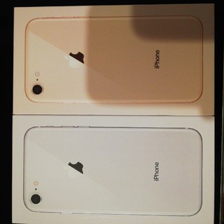 iPhone8 2台　SIMフリー