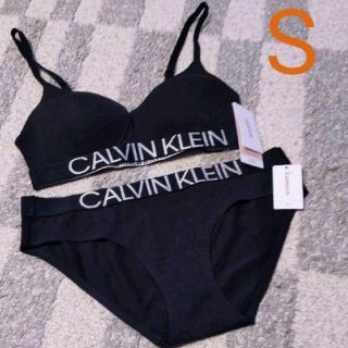 カルバンクライン(Calvin Klein)のCalvin Klein レディース 下着 上下 インナー(ブラ&ショーツセット)