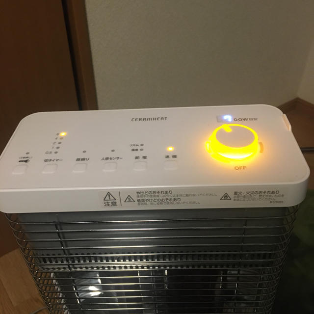 DAIKIN(ダイキン)のダイキン 遠赤外線暖房機 セラムヒート 2018年 スマホ/家電/カメラの冷暖房/空調(電気ヒーター)の商品写真