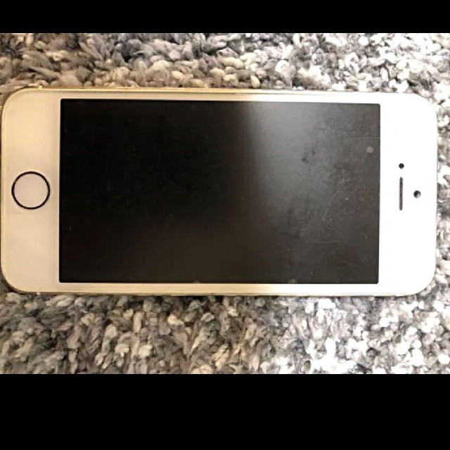 iPhone(アイフォーン)のiPhone 5s Gold 16 GB docomo(早く処分したいので値下) スマホ/家電/カメラのスマートフォン/携帯電話(スマートフォン本体)の商品写真