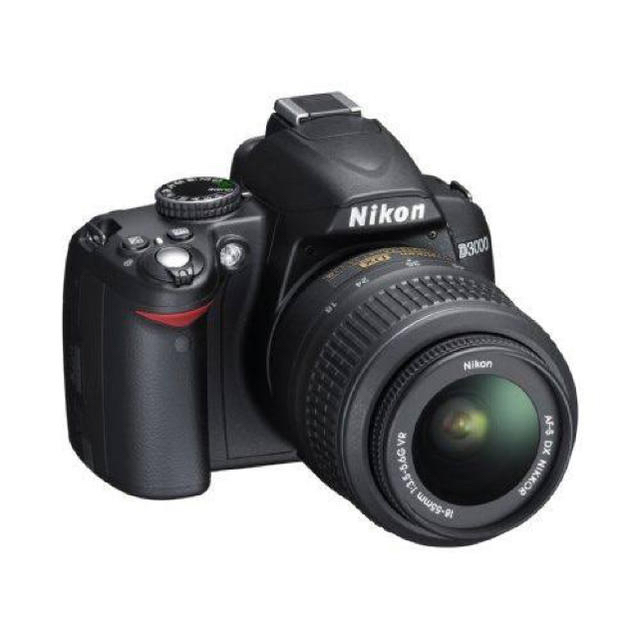 【送料無料】Nikon D3000 デジタル一眼レフカメラ 標準レンズセットカメラ