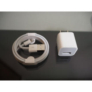 アップル(Apple)のiPhone 充電器 1m ライトニングケーブル(バッテリー/充電器)