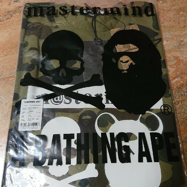 A BATHING APE(アベイシングエイプ)のMASTERMIND VS A BATHING APE BE@RBRICK2XL メンズのトップス(Tシャツ/カットソー(半袖/袖なし))の商品写真