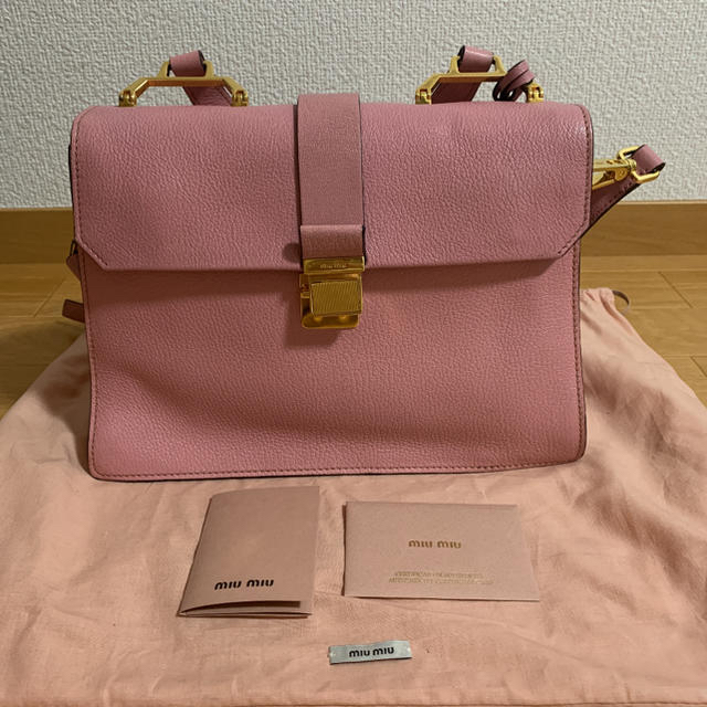 miumiu ミュウミュウ ショルダーバッグ ピンク - ショルダーバッグ