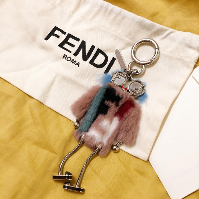 FENDI????ミンクファー バッグチャーム | wise.edu.pk