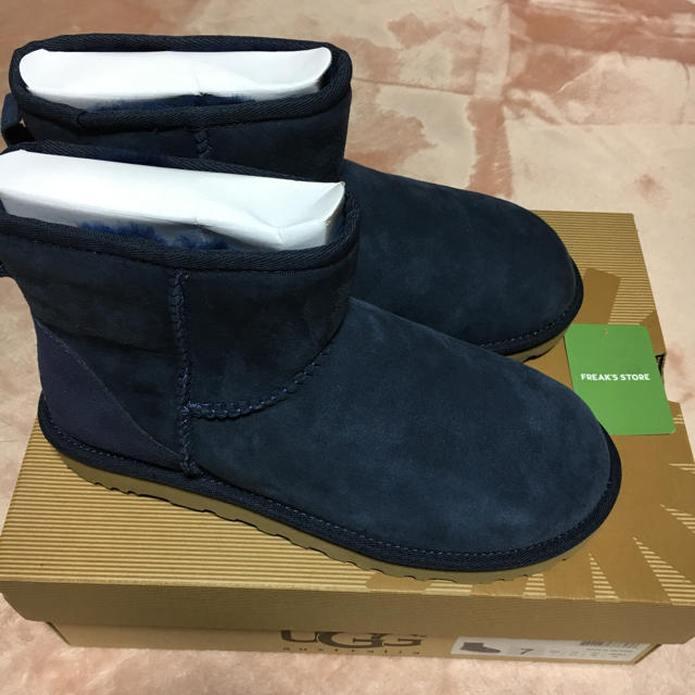 ★新品未使用★ アグ　クラシックミニ　ムートンブーツ　UGG