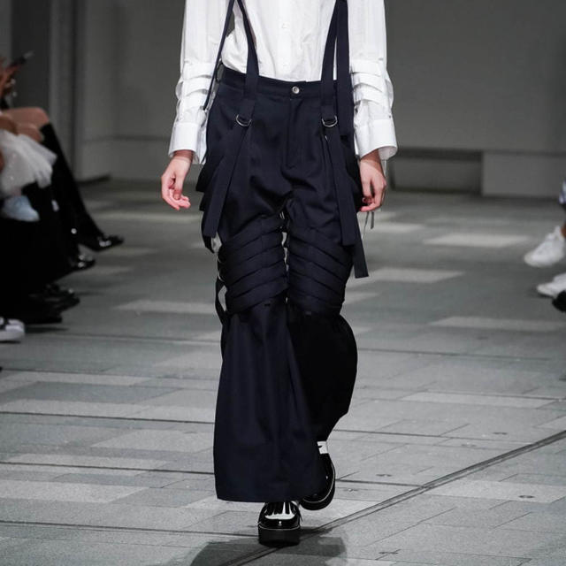 LIMI feu(リミフゥ)のYohji Yamamoto LIMI Feu 19-20aw ボンテージパンツ レディースのパンツ(その他)の商品写真
