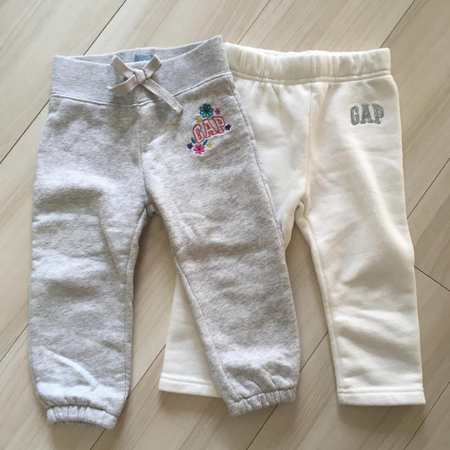 babyGAP(ベビーギャップ)のbaby Gap 裏起毛ズボン 90 キッズ/ベビー/マタニティのキッズ服女の子用(90cm~)(パンツ/スパッツ)の商品写真