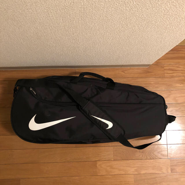 NIKE(ナイキ)の【Jさま専用】テニスラケット ナイキテニスバッグ　一式 チケットのスポーツ(テニス)の商品写真