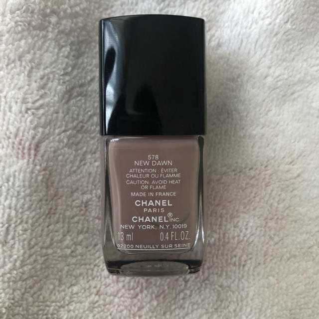 CHANEL(シャネル)のシャネル ヴェルニ ロング トゥニュ 578 ニュードーン13ml コスメ/美容のネイル(マニキュア)の商品写真