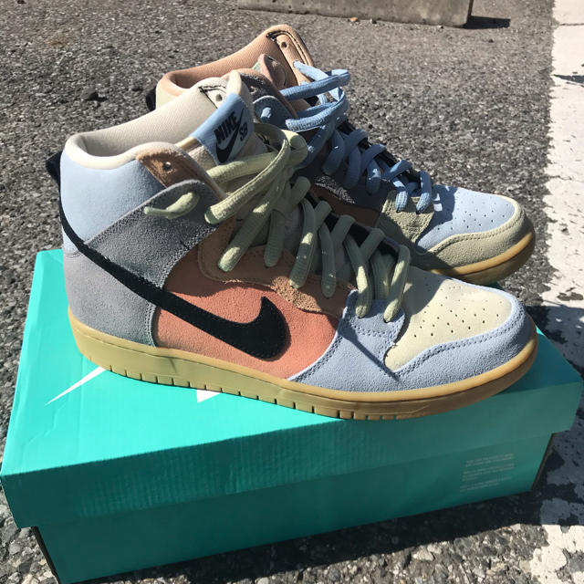 NIKE(ナイキ)のNIKE SB DUNK HIGH PRO イースター メンズの靴/シューズ(スニーカー)の商品写真