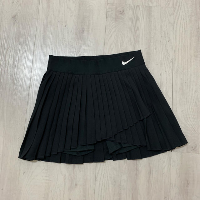 NIKE(ナイキ)の☆新品☆ Nikeナイキ 海外 テニスウェア　Victoryskirt スポーツ/アウトドアのテニス(ウェア)の商品写真